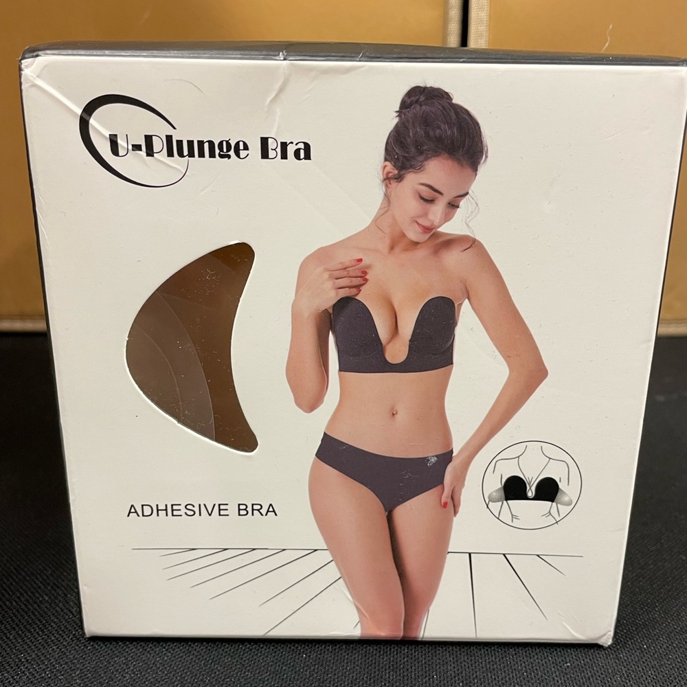 Adhesive strapless bra